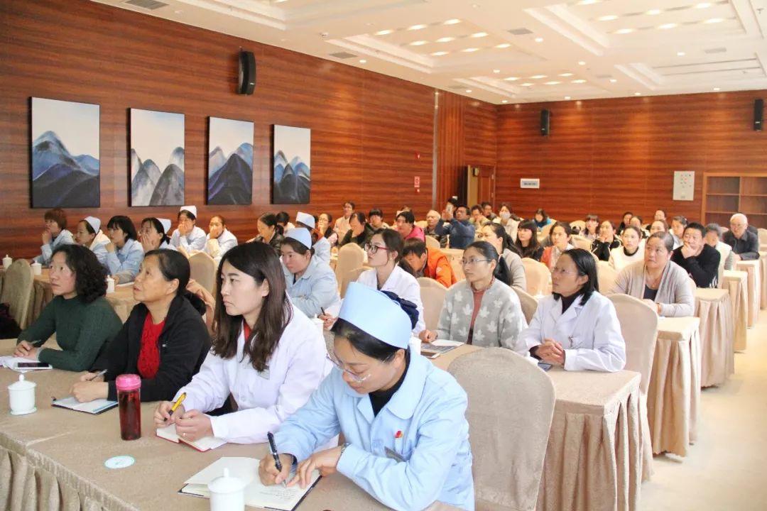 【素质提升】云南省工人疗养院开展医护人员呼吸系统业务知识讲座培训