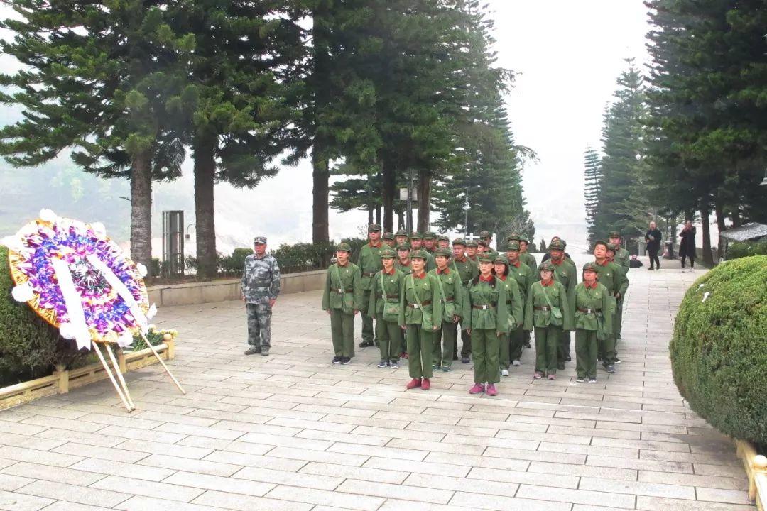 【工疗动态】祭奠革命英烈 弘扬老山精神  传承红色基因 筑牢理想信念——云南省工人疗养院组织开展“老山精神”理想信念教育活动